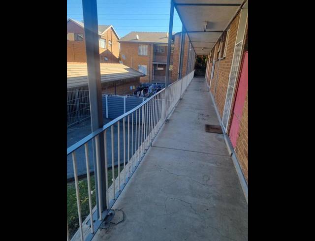 2 BEDROOM APARTMENT FOR SALE IN KEW